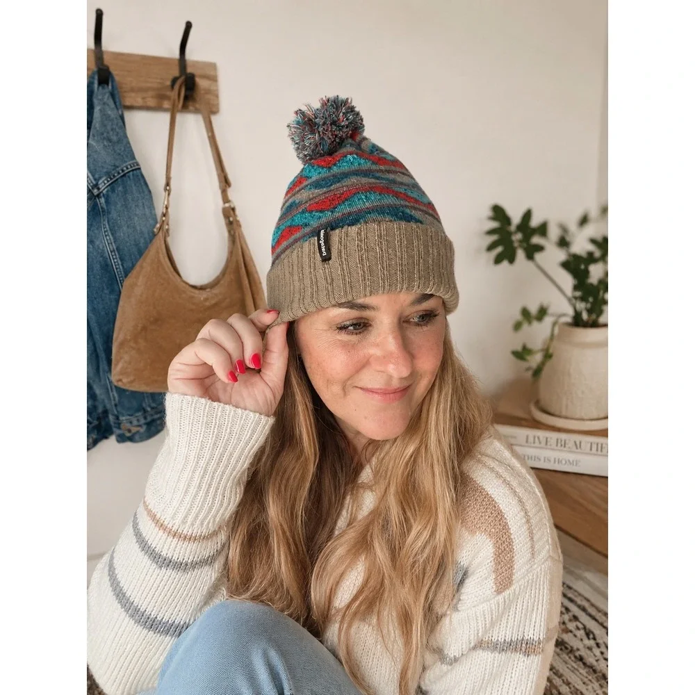 Patagonia Kids Powder Town Beanie Pom Pom Knit Hat FA16 Style 66061 Blue Tan